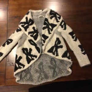 Open front shawl sweater. Small.